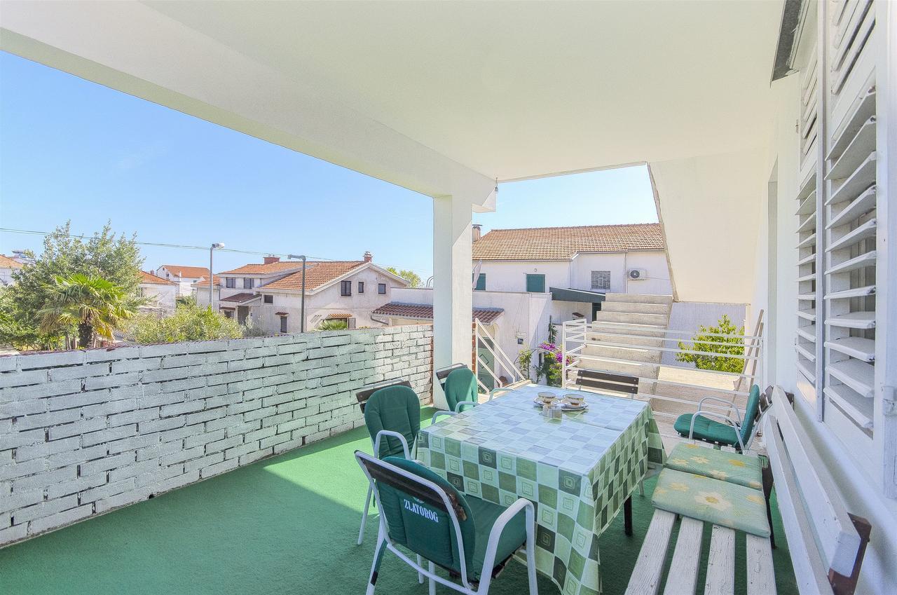 Apartment Niko Vodice Zewnętrze zdjęcie