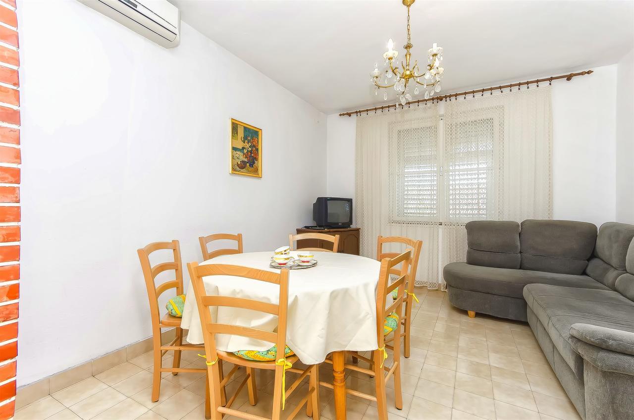 Apartment Niko Vodice Zewnętrze zdjęcie