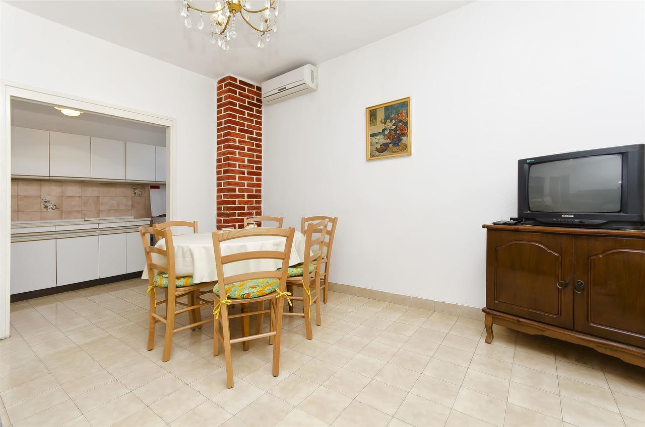 Apartment Niko Vodice Zewnętrze zdjęcie